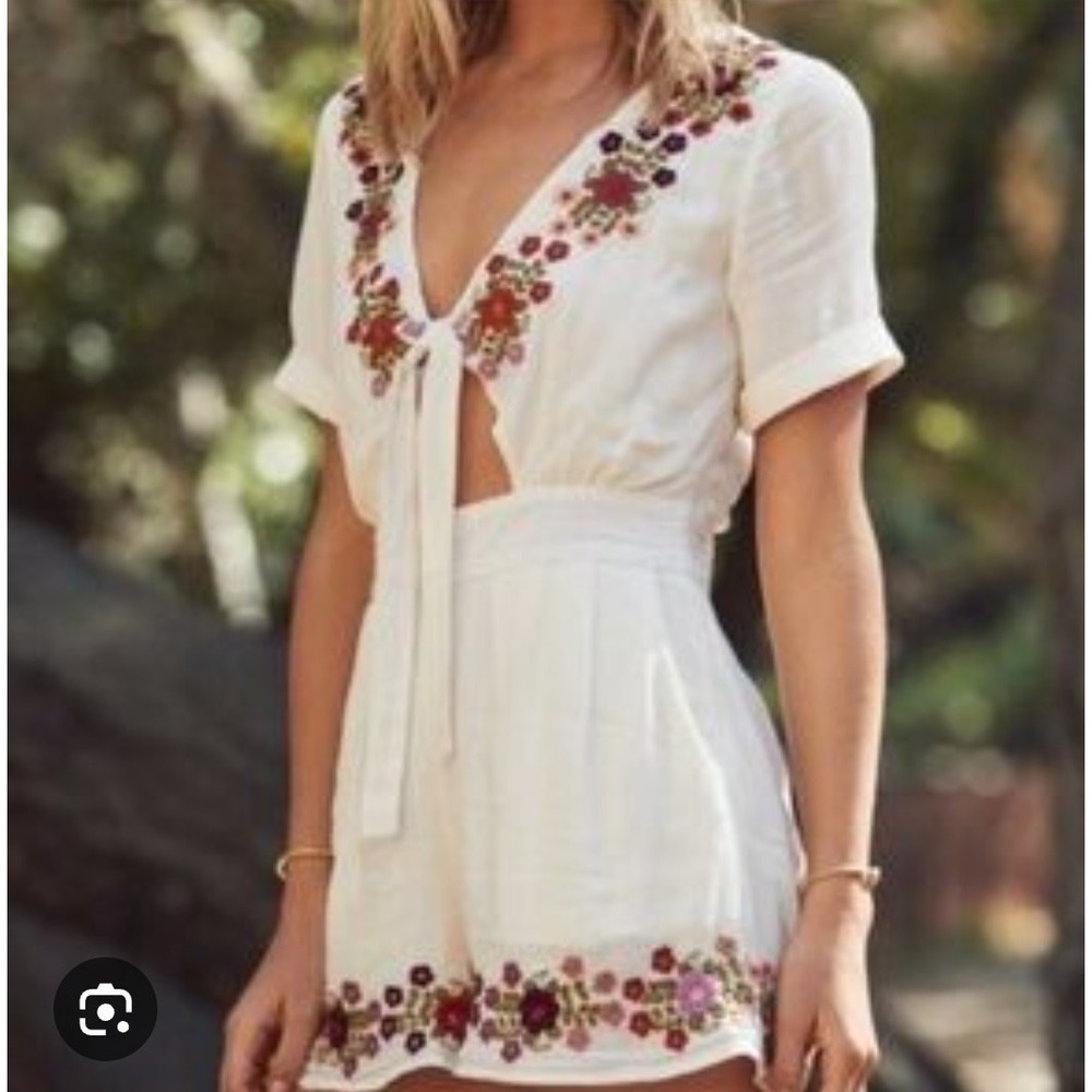 Tularosa Embroidered Romper Tie Front Short Sleeve White‎ Casual Size S